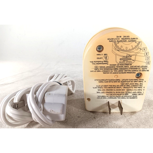 Toastmaster Timer 1875 Watts with Manual Override - Picture 2 of 4